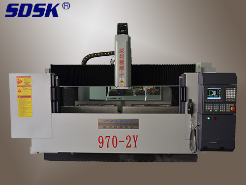 970 系列大型精雕机双工作台大大提高工作效益